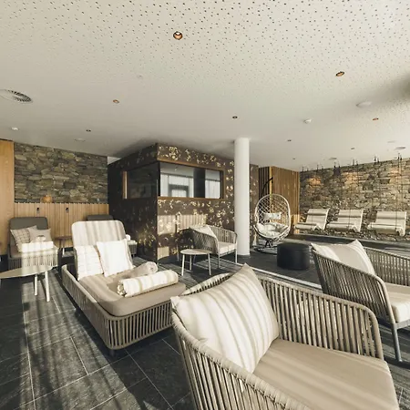 酒店 Alpenhotel Montafon & 4*