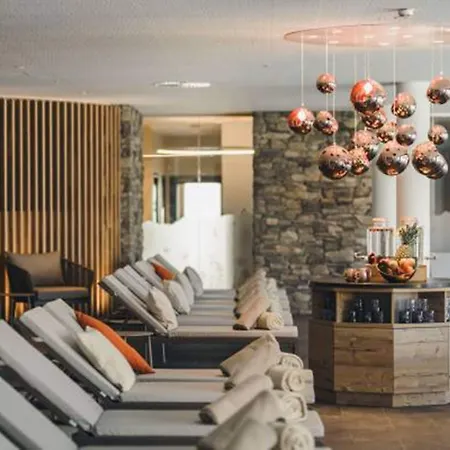 Alpenhotel Montafon & 4* 施伦斯