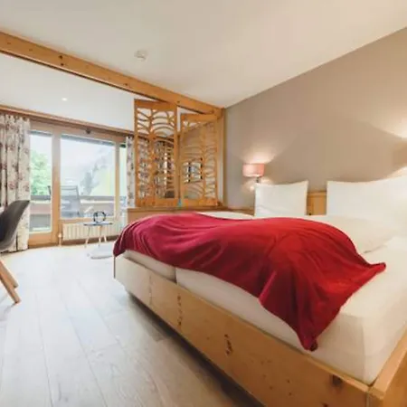 Alpenhotel Montafon & 4*