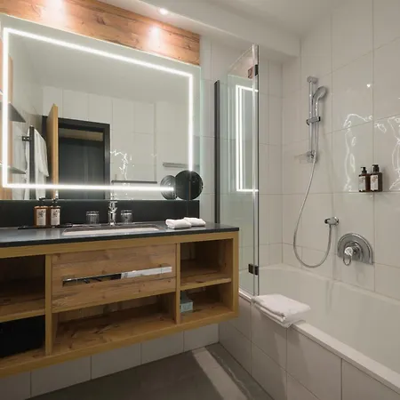 Alpenhotel Montafon & 4* Schruns