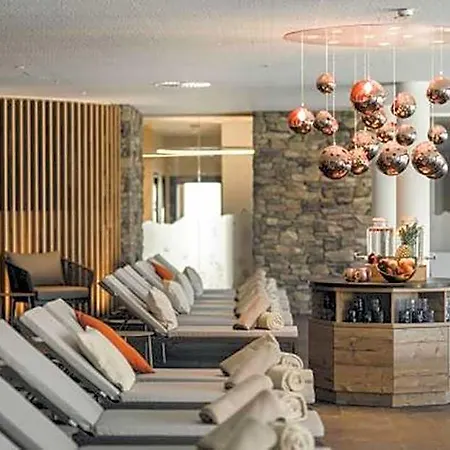 Alpenhotel Montafon & 쉬룬즈