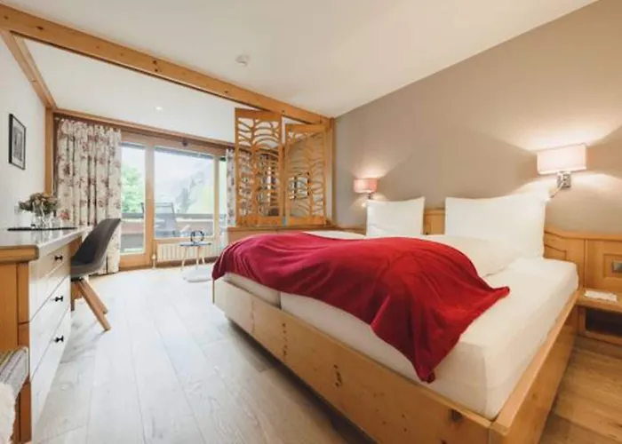 Alpenhotel Montafon & 4*