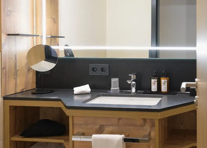 Alpenhotel Montafon & 4*